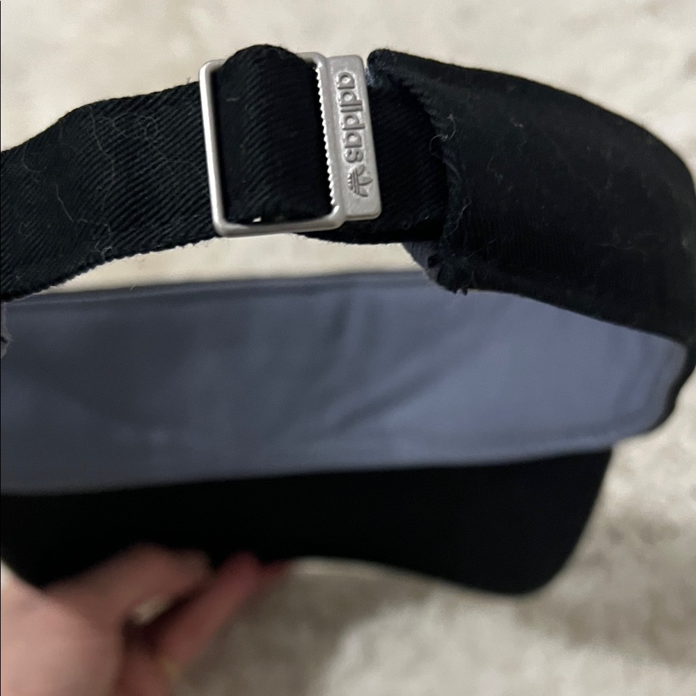 New - Adidas Black and White Sports Visor - Picture 3 of 3